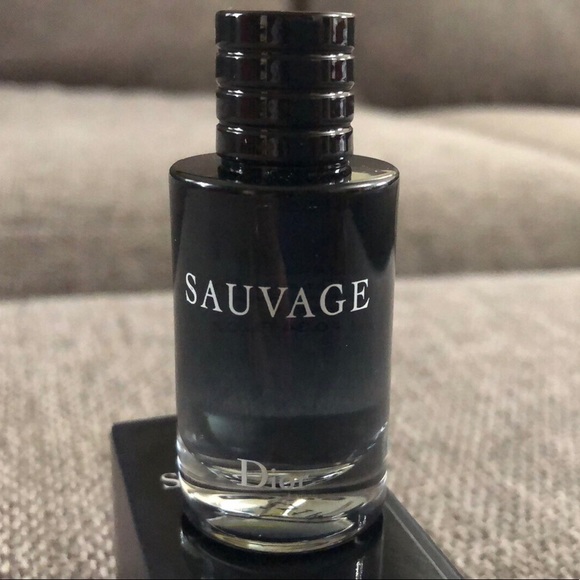Dior SAUVAGE Travel Size 10 ml 0.34 FL OZ MINIATURE VIP GIFT - Picture 5 of 10